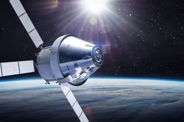 رسم تصويري لسفينة فضائية ضمن برنامج «أرتميس» (شاترستوك)