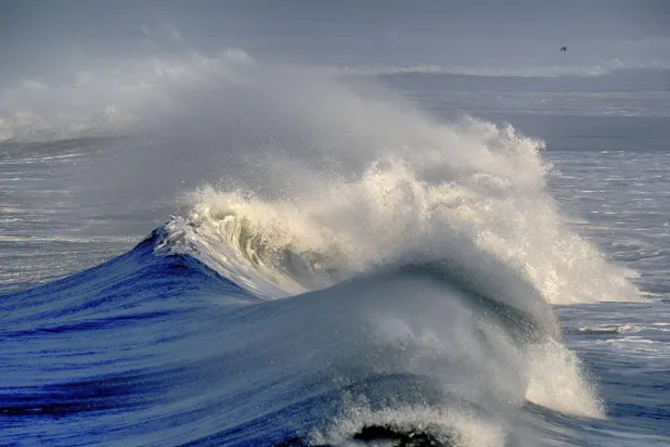 التخبُّط بين الأمواج لم يكتب مأساة النهاية (أ.ب)