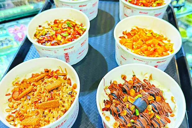 عدة أصناف من الكشري بحلته الجديدة (الشرق الأوسط) 