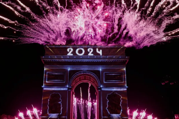 عاما 2024 و1996 يتشاركان بكونهما كبيسين أي أنهما يتألفان من 366 يوماً (رويترز)