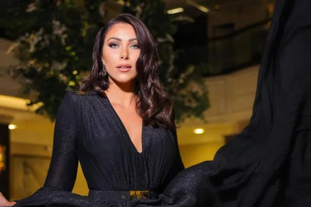 تحيط دانييلا رحمة نفسها بمُلهمين يدفعون بها نحو الذروات (صور الفنانة)