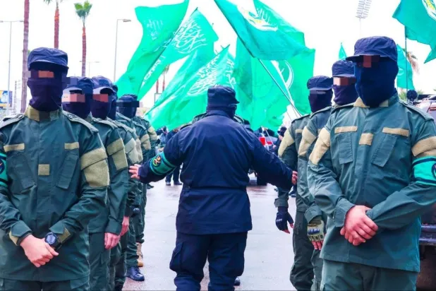 مقاتلون من «قوات الفجر» (الجماعة الإسلامية في لبنان عبر تليغرام)