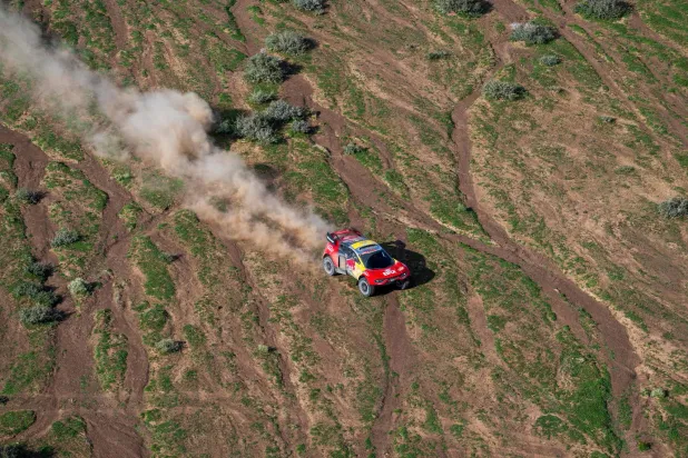 سيباستيان لوب خلال المرحلة الأولى من السباق (أ.ف.ب)