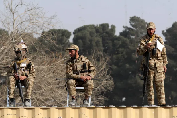 عناصر من قوات الأمن الأفغانية في كابل (إ.ب.أ)