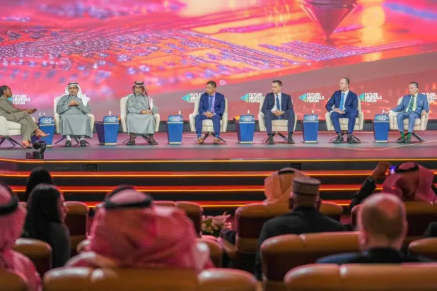 إحدى جلسات اليوم الثاني والأخير من «منتدى التعدين الدولي» الذي أقيم في الرياض (الشرق الأوسط)