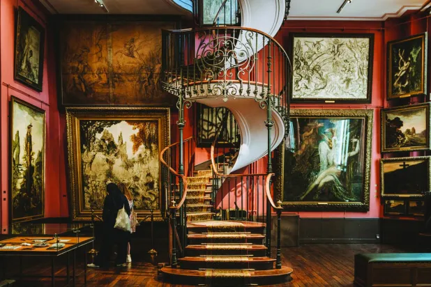 توجد في باريس عدة متاحف تعرض أهم اللوحات لأشهر الرسامين (نيويورك تايمز)