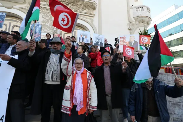 جانب من مظاهرة الأحد في تونس (إ.ب.أ)