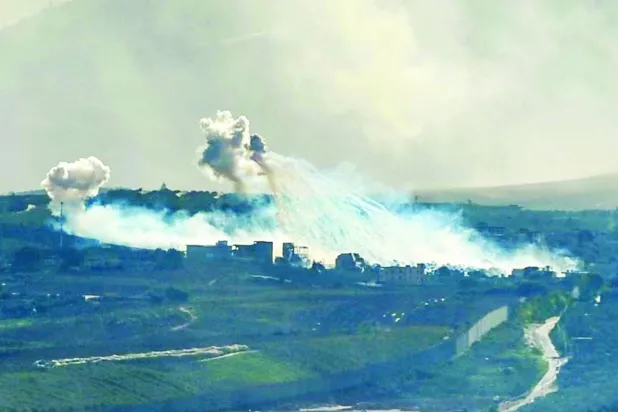 کل لبنان کے قصبے کفرکلا پر اسرائیلی بمباری کا منظر (اے ایف پی)