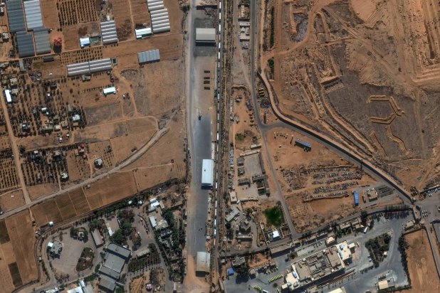 الجيش الإسرائيلي يطلق النار على مسلحين عند الحدود مع مصر