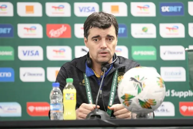 بيدرو غونسالفيز (إكس)