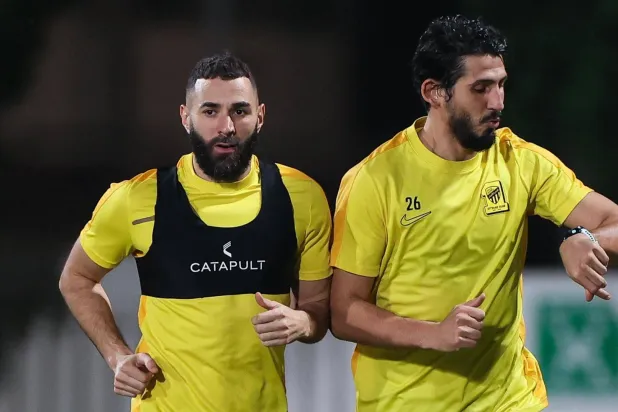 إيقاف الرحلات في موريشيوس سبب تأخر بنزيمة عن الاتحاد (نادي الاتحاد)