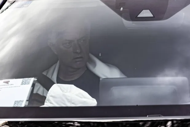 مورينهو بات قريباً من تدريب الشباب السعودي (إ.ب.أ)