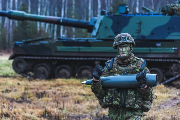 جندي من الجيش الإستوني (وزارة الدفاع الإستونية)