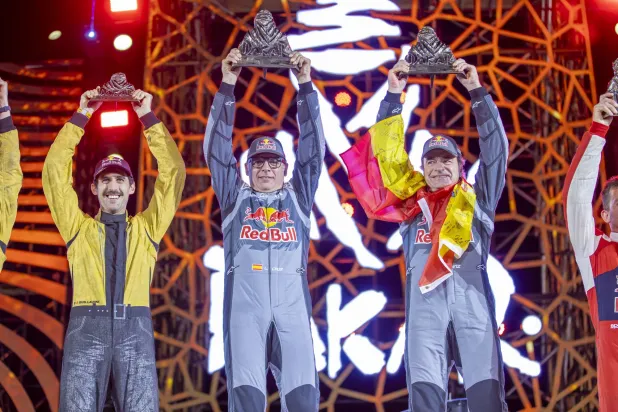 ساينز أحرز المركز الأول على متن أودي الكهربائية في حدث تاريخي للسابق (الشرق الأوسط)