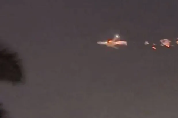 مشهد من احتراق طائرة الشحن بوينغ 747 التابعة لشركة «أطلس» (إكس)