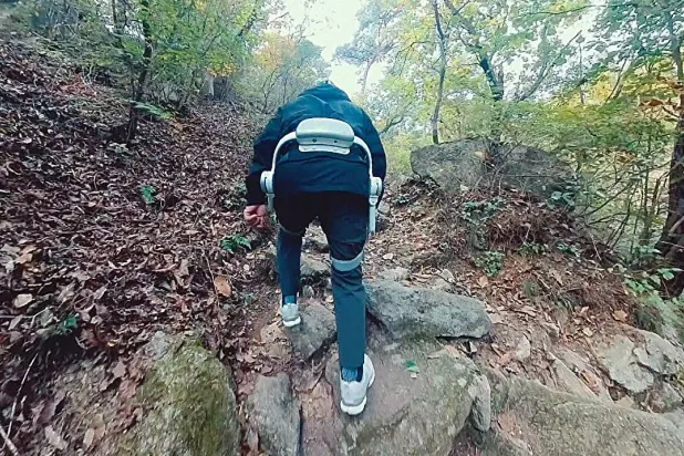 يُهوِّن المشي في المسارات الوعرة (المعهد الكوري للعلوم والتكنولوجيا)