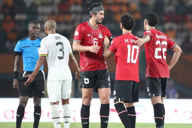 محمد صلاح غادر الملعب مصاباً في مباراة غانا (غيتي)