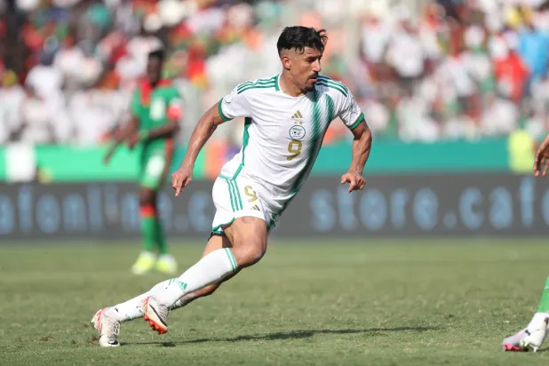 بغداد بونجاح هداف منتخب الجزائر (غيتي)