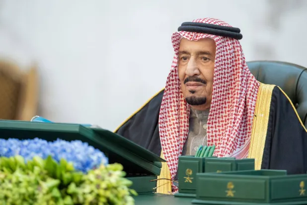 خادم الحرمين الشريفين الملك سلمان بن عبد العزيز مترئساً جلسة الوزراء (واس)