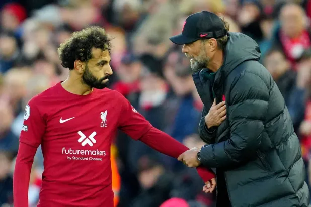 يورغن كلوب مدرب ليفربول ومحمد صلاح نجم مصر (غيتي)