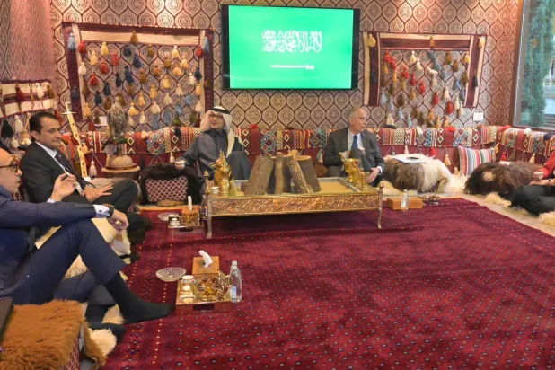 اجتماع سفراء «الخماسية» في خيمة السفير السعودي (الشرق الأوسط)