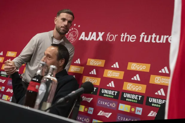 أياكس يحتاج بشدة إلى قائد لكن الوقت سيحدد ما إذا كان هندرسون مناسبًا أم لا (أ.ب)