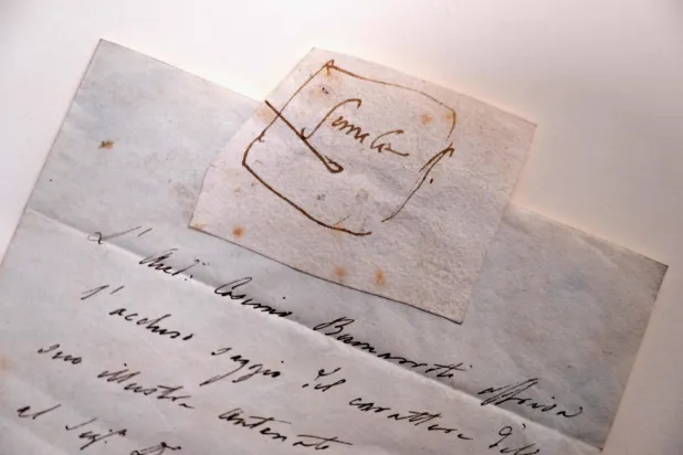 المسودة التي رسمها ميكيلانجيلو إلى جون بورينغ (أ.ف.ب)