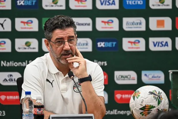 فيتوريا مدرب مصر خلال المؤتمر الصحافي (أ.ف.ب)