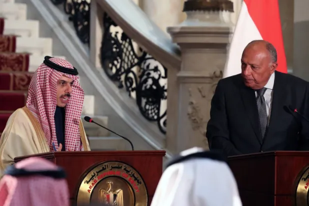 Suudi Arabistan ve Mısır, Gazze’deki savaşı durdurma ve yardım sağlamanın önceliğini vurguladı