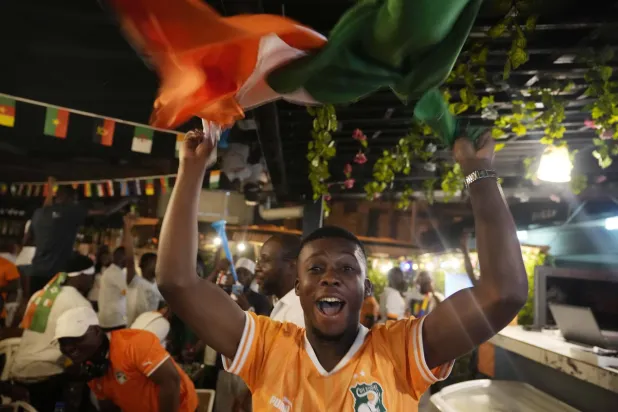 احتفالات صاخبة في أبيدجان بتأهل منتخب كوت ديفوار لدور الثمانية (اب)
