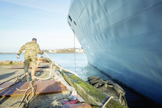الحوثيون لـ«مواجهة طويلة» مع أميركا وبريطانيا