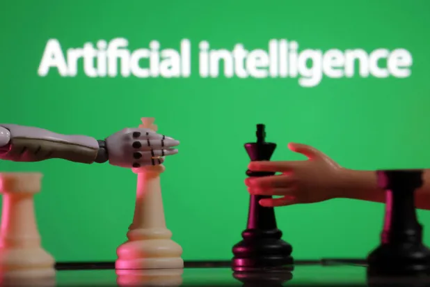 أثارت عائدات الذكاء الاصطناعي خيبة أمل المستثمرين ما دفع بأسهم «مايكروسوفت» و«ألفابيت» إلى الانخفاض (رويترز)