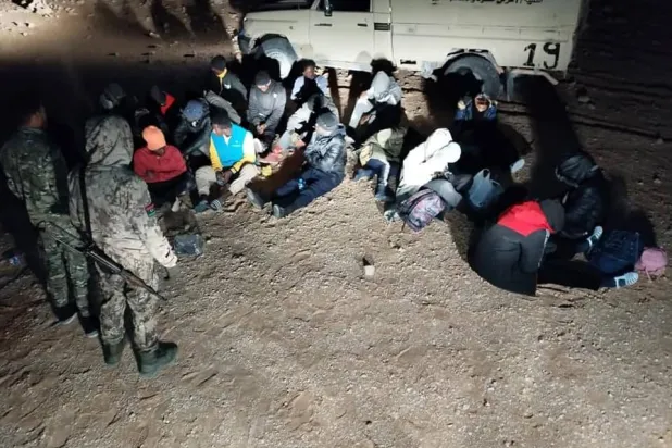 ایک فوجی بٹالین نے مغربی لیبیا میں دراندازی کرتے ہوئے غیر قانونی تارکین وطن کو گرفتار کیا (17ویں بٹالین)