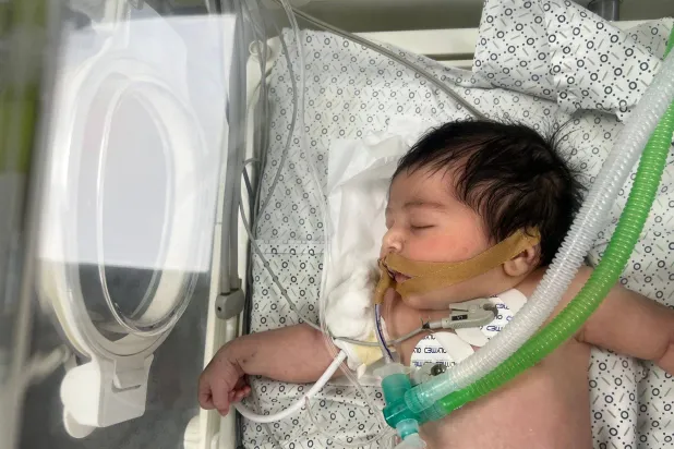 طفلة مولودة حديثا في غزة (أرشيفية - أ.ف.ب)