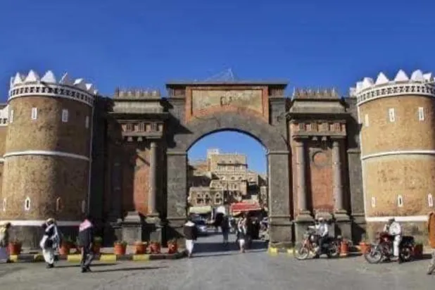 Husilerin tarihi Sanaa şehrinin ana kapısını değiştirmeye yönelik yeni girişimi (Yerel medya)