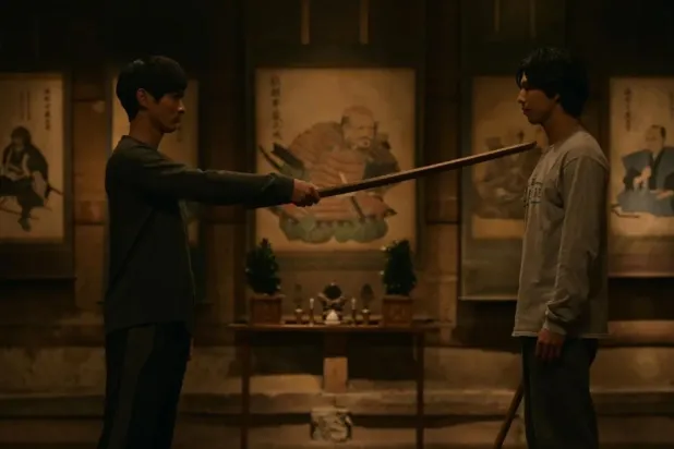 100 tam puanlı yeni Japon suç draması Netflix'te zirveye ortak oldu