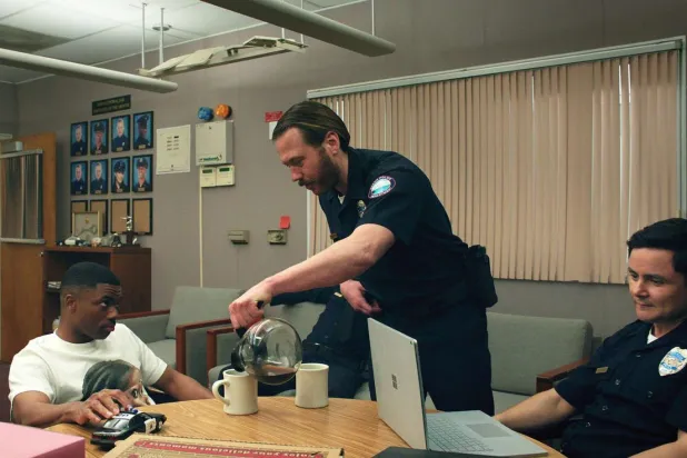 Yeni Netflix dizisini bir oturuşta bitiren izleyiciler "fazlasını" istiyor