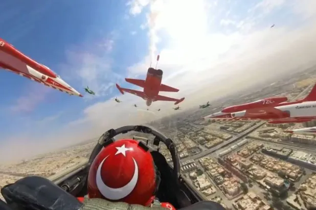 "Türk Yıldızları" Riyad'da gösteri uçuşu yaptı