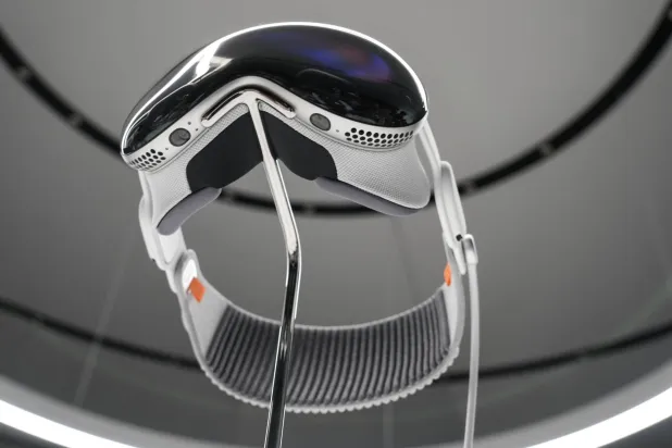 «فيجن برو» من «أبل» أعجوبة تقنية... ولكن مَن سيشتريها؟