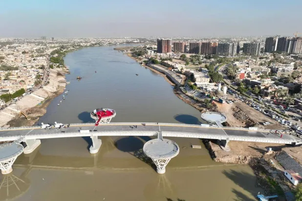 منظر جوي من «جسر الحرية» للمشاة على نهر دجلة وسط بغداد (رئاسة الوزراء العراقية)