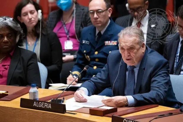 مندوب الجزائر لدى الأمم المتحدة عمار بن جامع متحدثاً في مجلس الأمن (الأمم المتحدة)