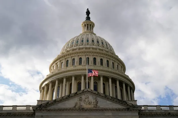منظر لمبنى الكابيتول الأميركي في واشنطن بالولايات المتحدة في 17 يناير 2021 (رويترز)