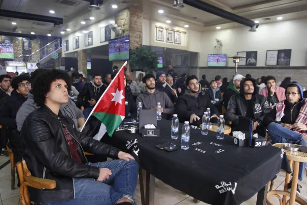 الجماهير الأردنية تابعت بحماس المباراة (أ.دبليو.ب)