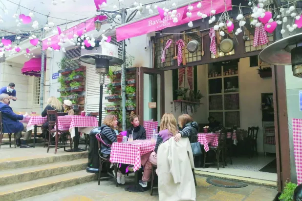 يقصد المطعم عشاقُ النكهات الإيطالية والباحثون عن تميُّز الجلسة (صور الشيف)