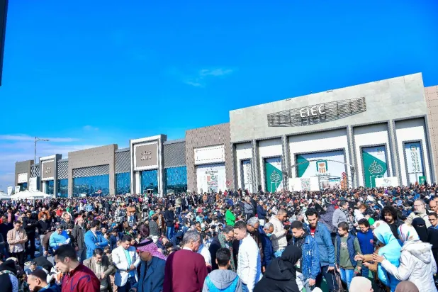 إقبال لافت على الدورة الـ55 من معرض القاهرة للكتاب (القاهرة للكتاب)