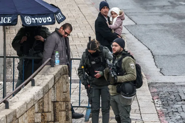 عناصر من الشرطة الإسرائيلية في القدس (أ.ف.ب)