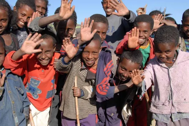 بعضٌ في المجتمعات الفقيرة يغمره رضا الحياة (اليونيسيف)