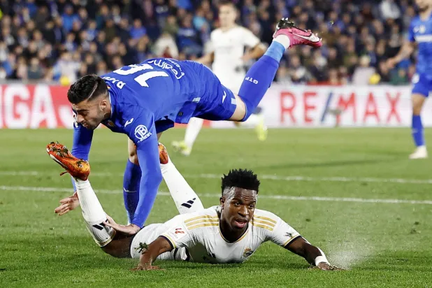 البرازيلي فينيسيوس جونيور خلال مواجهة خيتافي الأخيرة في الدوري الإسباني (رويترز)