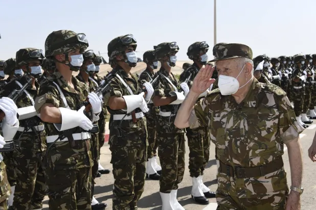 الفريق أول سعيد شنقريحة رئيس أركان الجيش قدم تعزية لعائلات القتلى (الجيش)