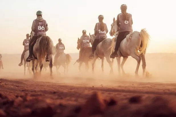 نخبة من الفرسان العالميين سيشاركون في السباق (الشرق الأوسط)